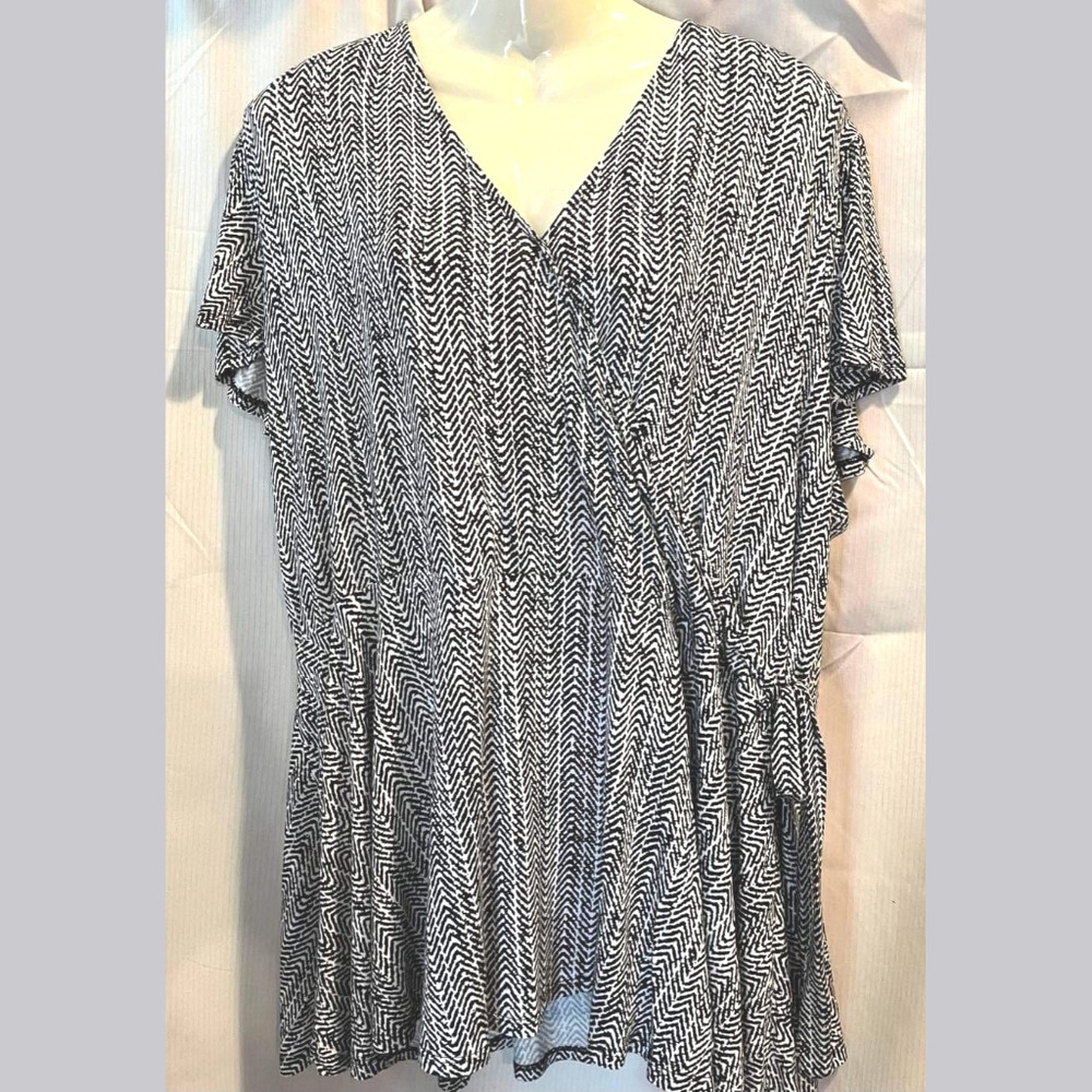 EVRI 3x-4x wrap faux top